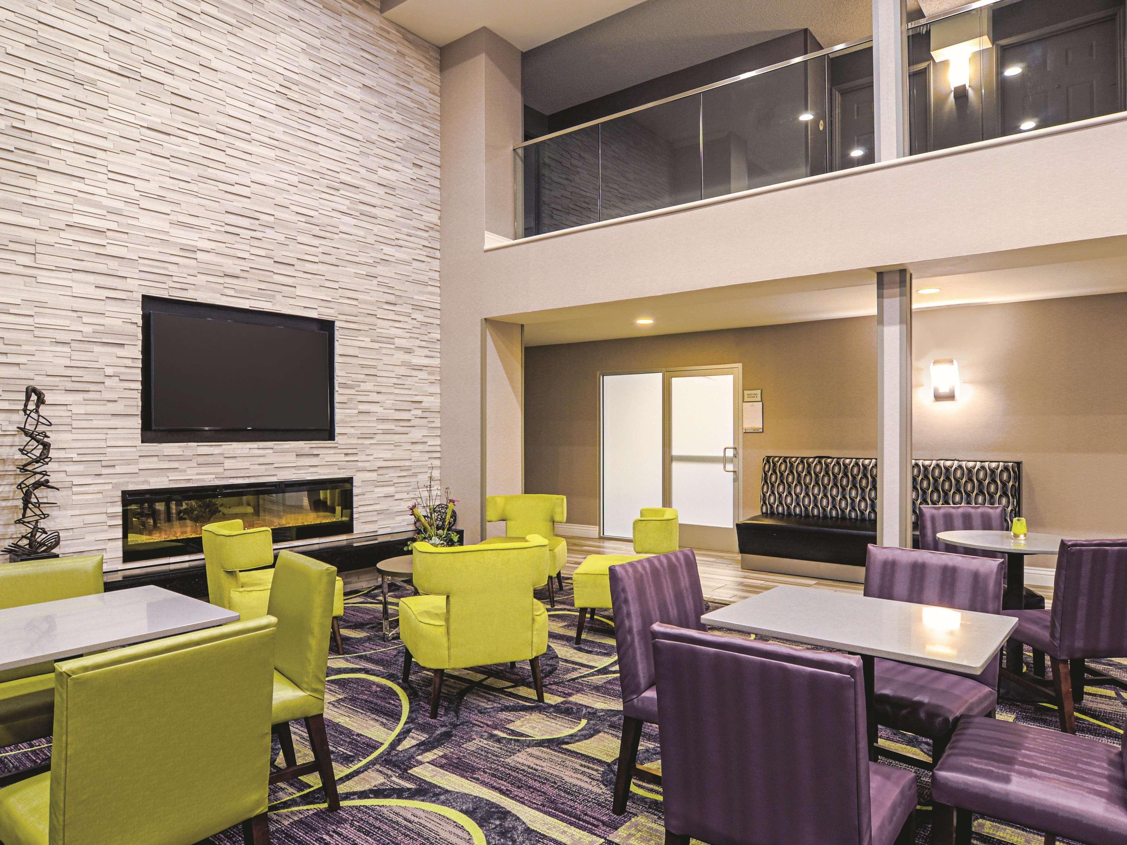 Hotel La Quinta By Wyndham Airport Dia